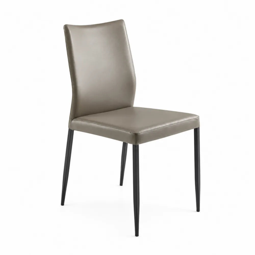 Chaise en cuir synthétique taupe avec pieds métalliques